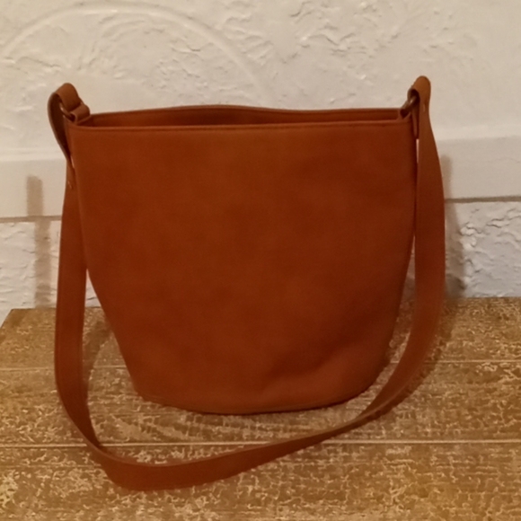 LOFT Handbags - ❤3/$30 LOFT Bucket Shoulder/Crossbody